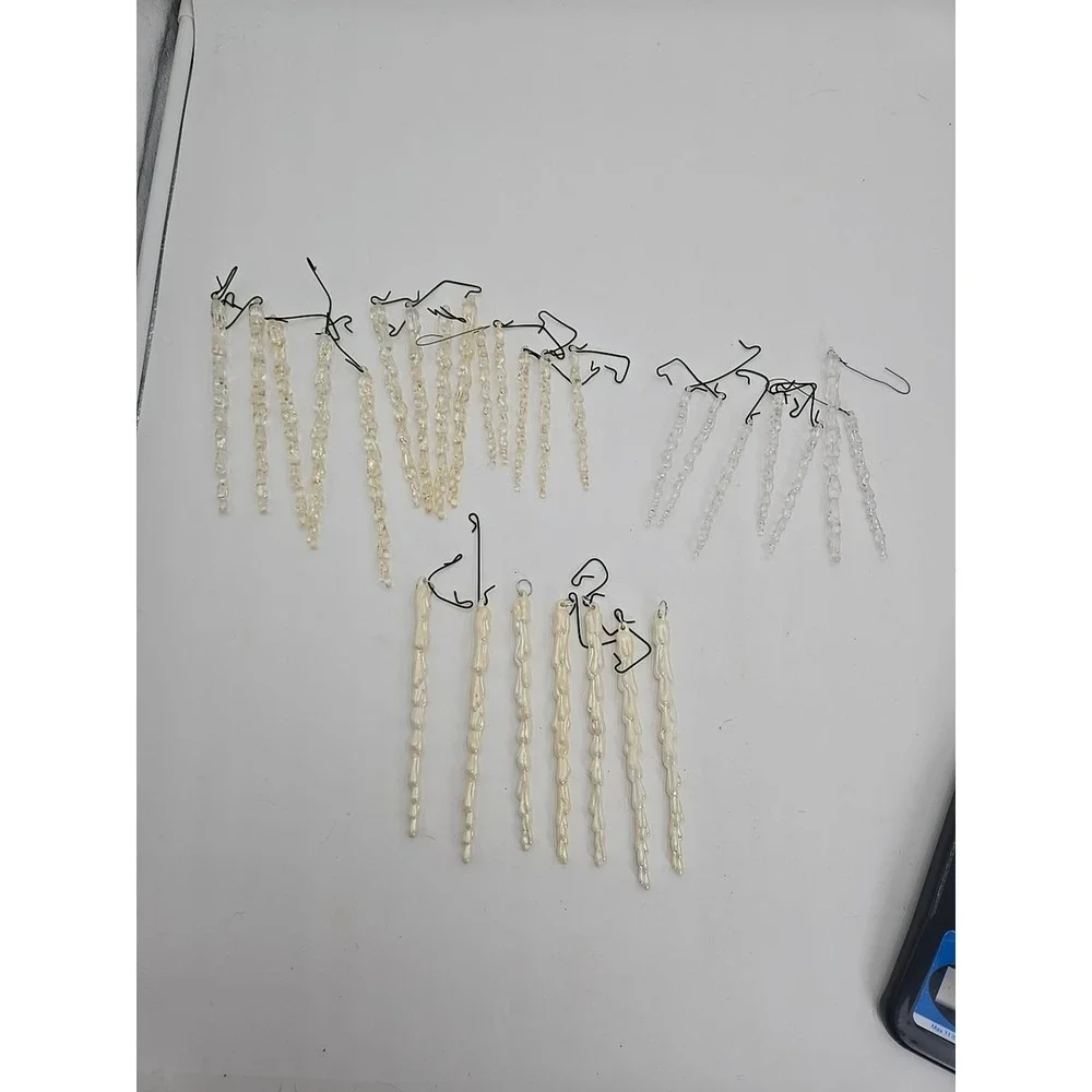 Vtg Lot Of 28 Icicle‎ Ornaments 7 Frosted Shiny 7 Clear Shiny AB 14 Pale Yellow